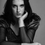 Headshots with Olivia – Studio Elegance in Black & White, TRW07745 1